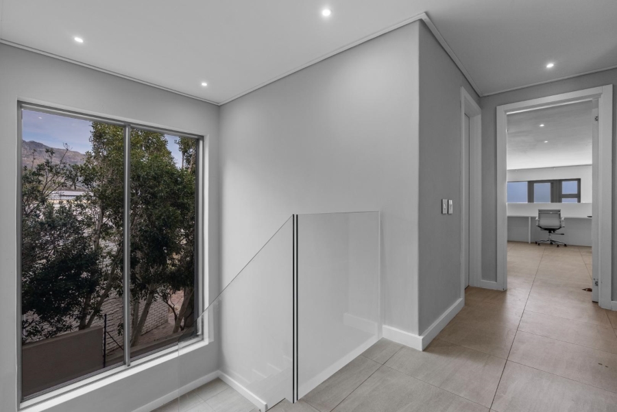 10 Bedroom Property for Sale in Camps Bay Western Cape